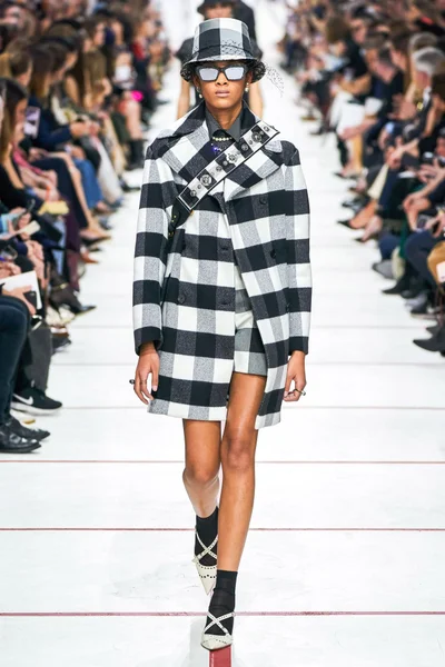 Look 38